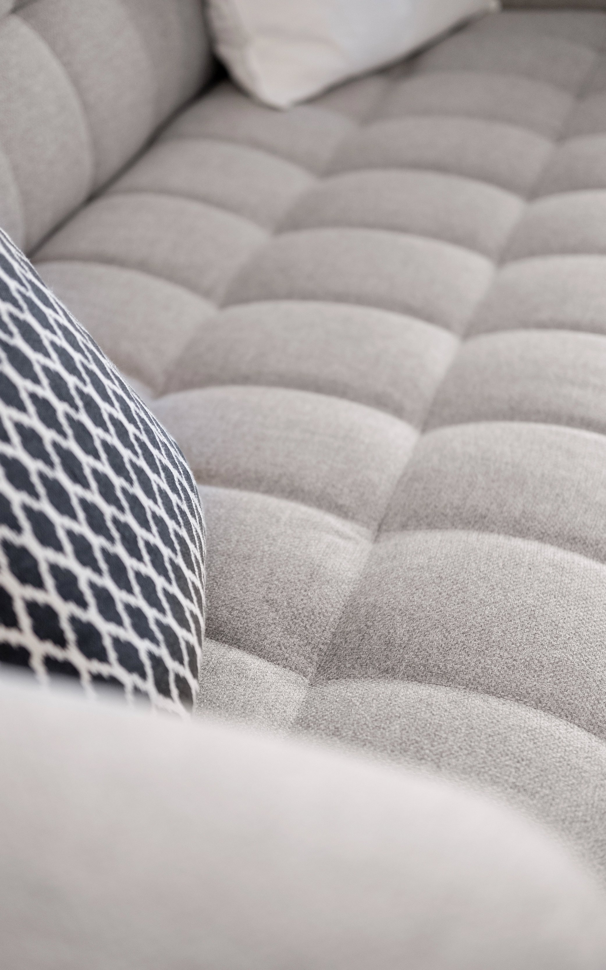 Maintenance for leather and fabric sofas | Table du Sud