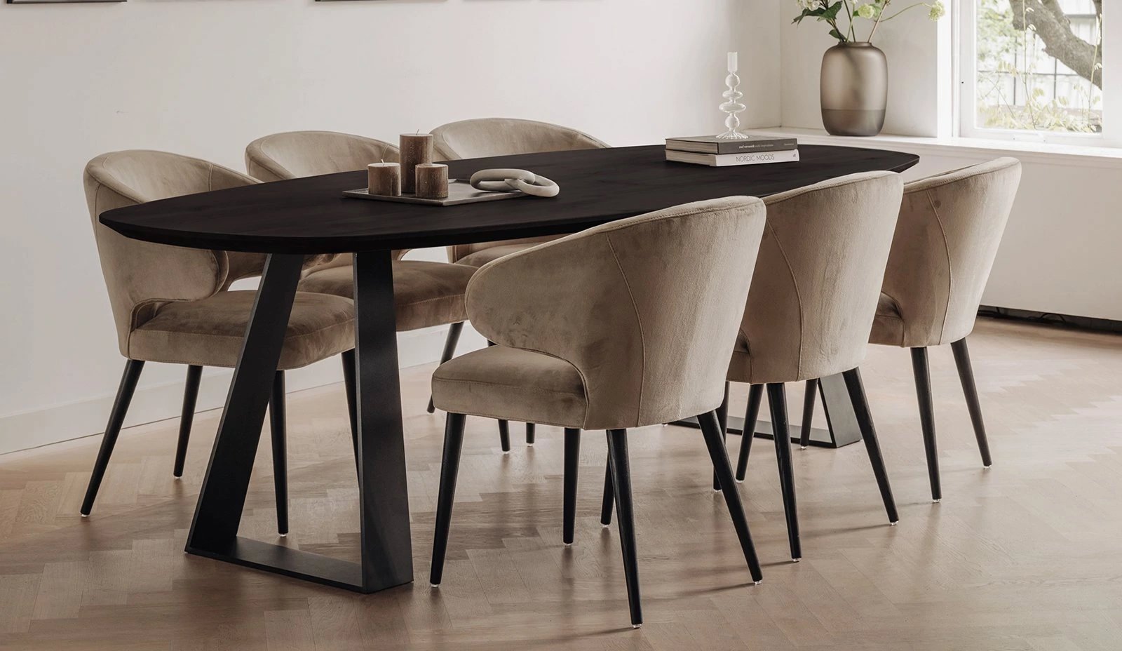 ovale-eikenhouten-eettafel-cruz-73899 (1) (1)