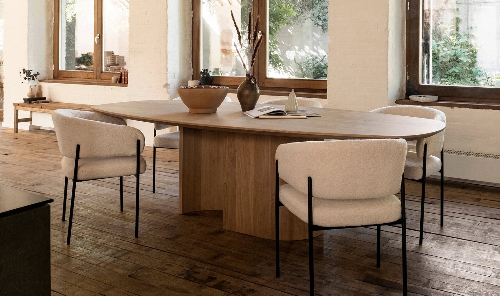 deens-ovale-eikenhouten-eetttafel-studio-verbaan-i-82034 (1)