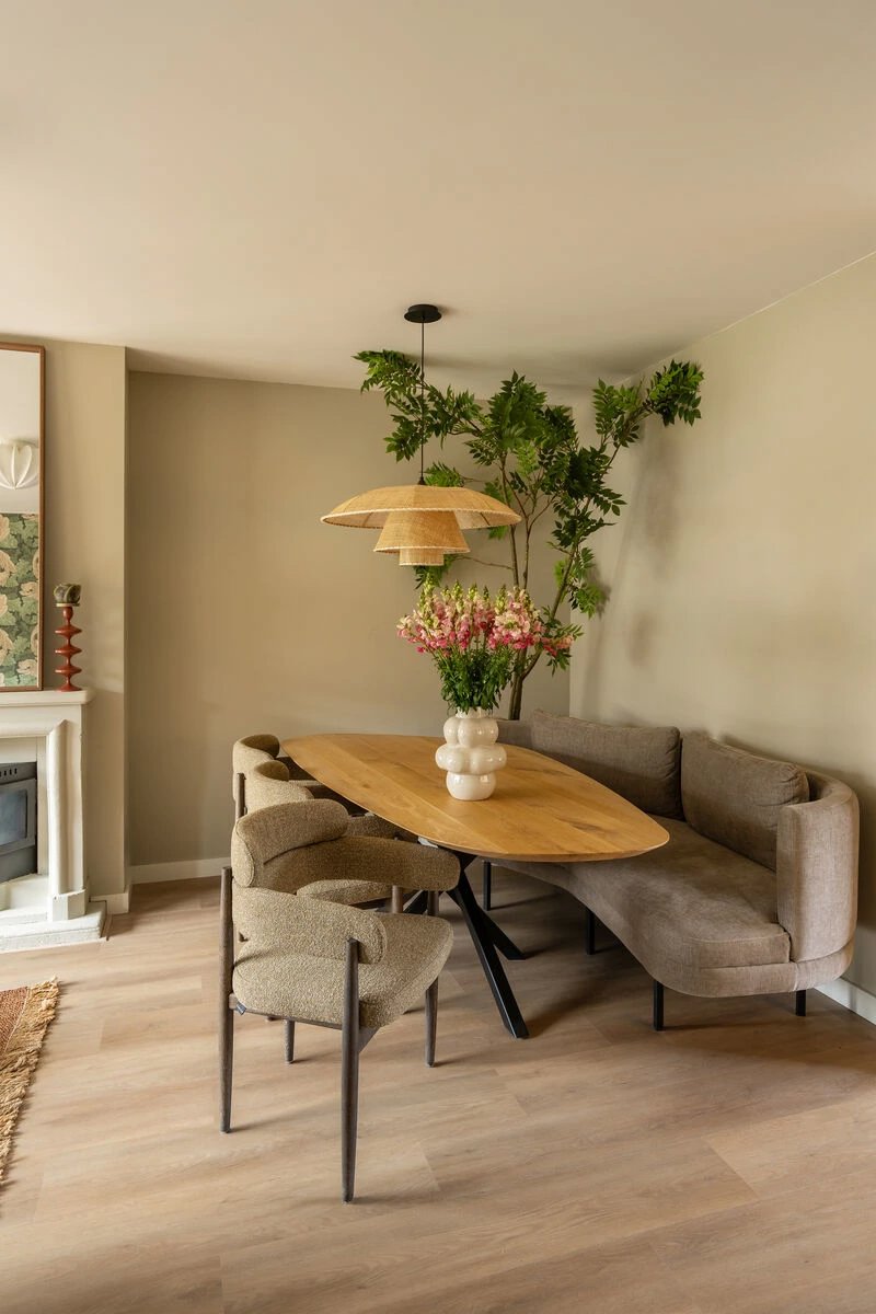 Kopen zonder kijken eettafel met een eetkamerbank en 3 eetkamerstoelen