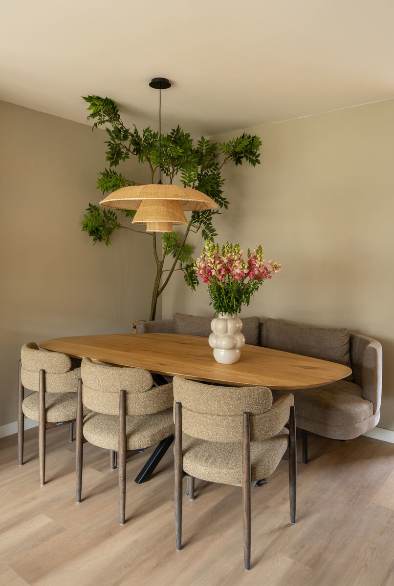Kopen zonder kijken eettafel met 3 eiken stoelen en een eetkamerbank