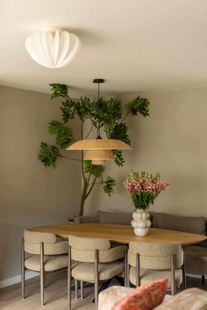 Kopen zonder kijken eettafel met 3 stoelen en een bank