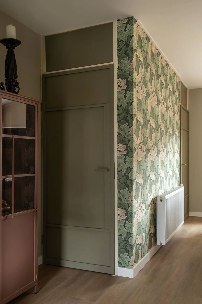 Kopen zonder kijken deel van de woonkamer met een kast