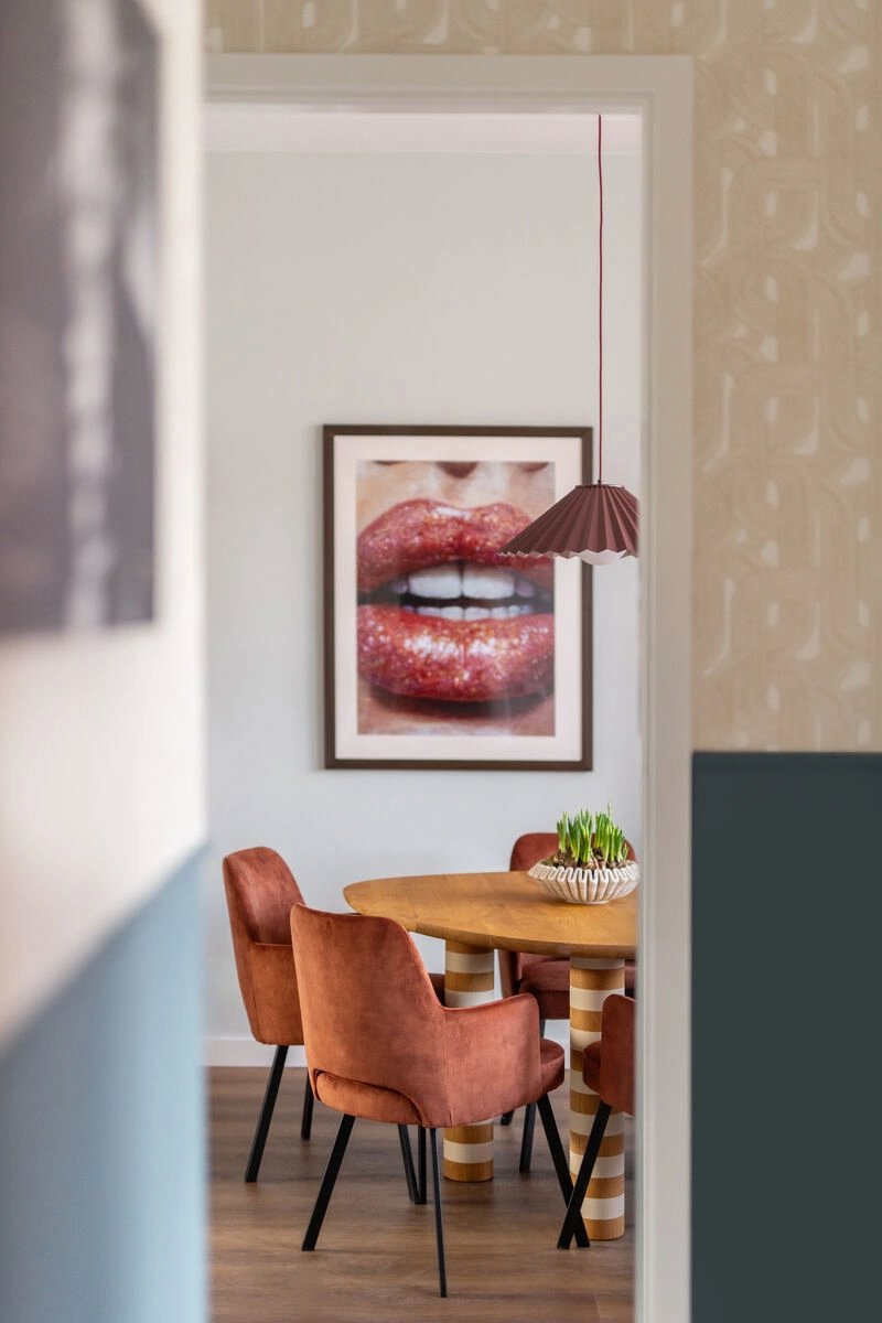 Deel van de eettafel uit Kopen Zonder Kijken met Wingelaar onderstel