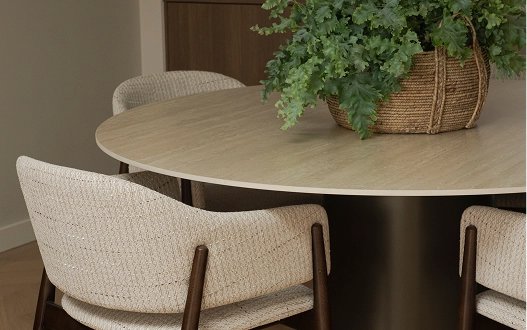 Keramieke-eettafel-Binnenkijker-S-Gravenhage 1