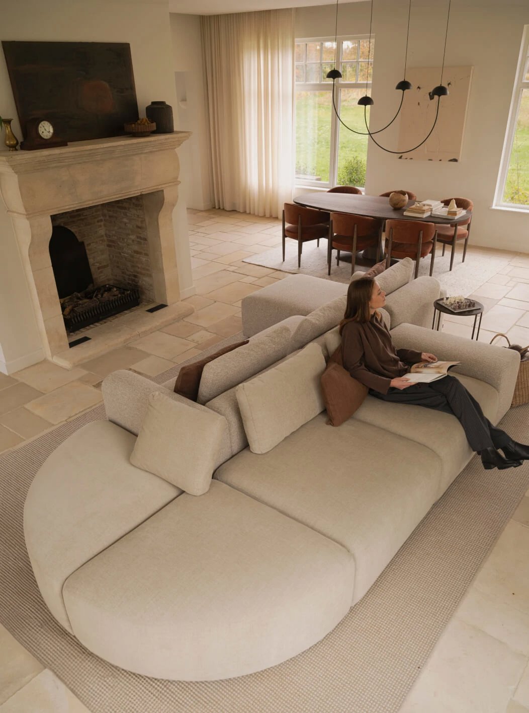 Bank Lungo, Deens ovale eikenhouten eettafel Pirlo, Eetkamerstoel Ezra