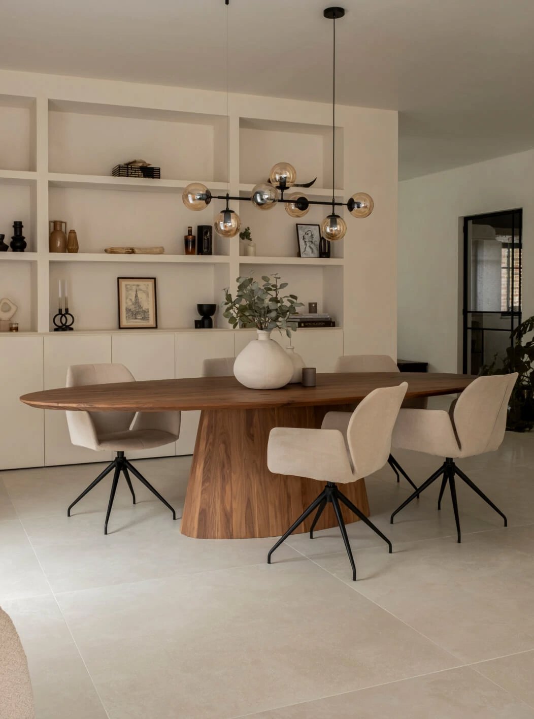 Ovale notenhouten eettafel Eqone, Mood #95 PM07