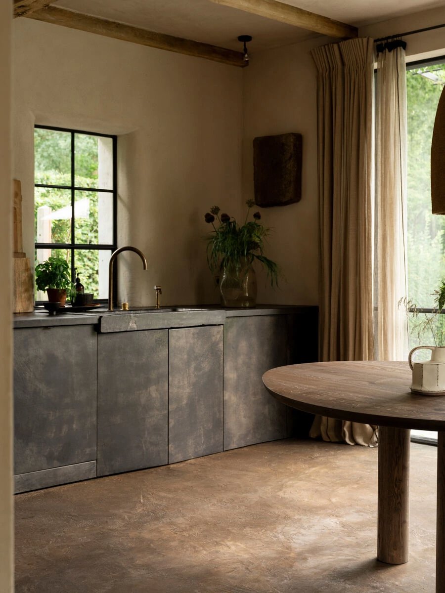 Gedeelte van een keuken in Earthy modern stijl