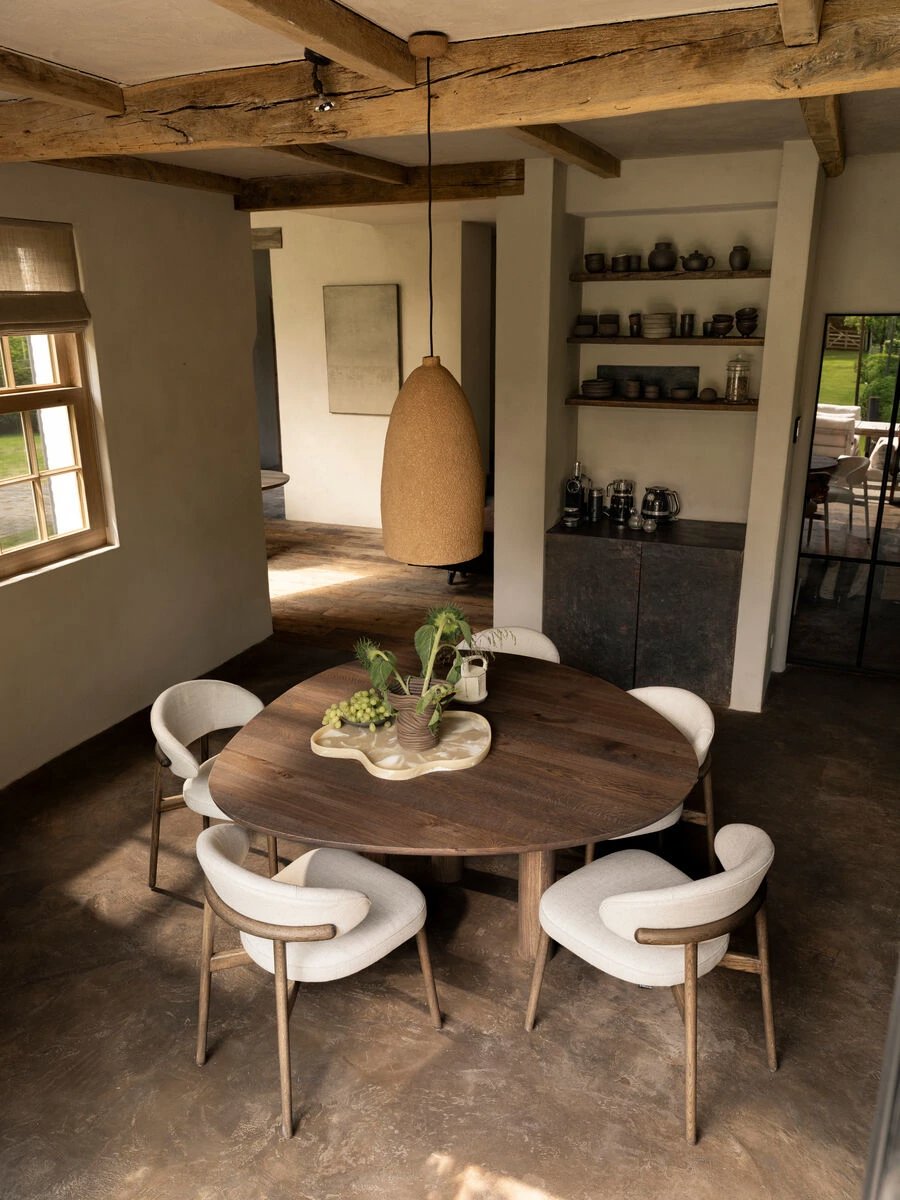 Eethoek in earthy modern woonstijl