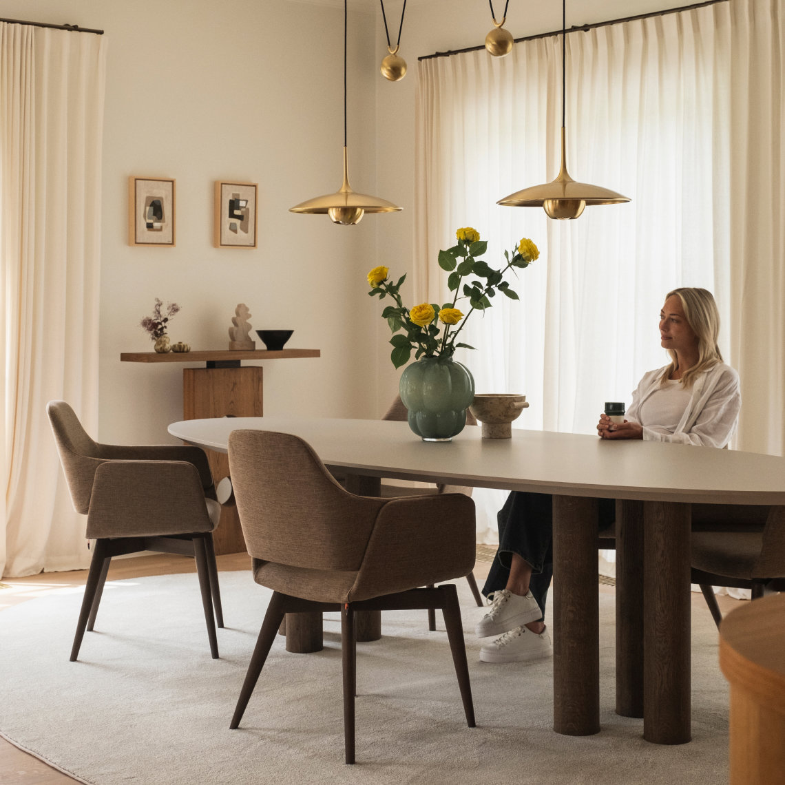 Eetkamerset met Fenix tafelblad en eikenhout onderstel