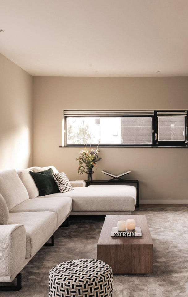 Woonstijl modern woonkamerset salontafel bloc en moderne bank