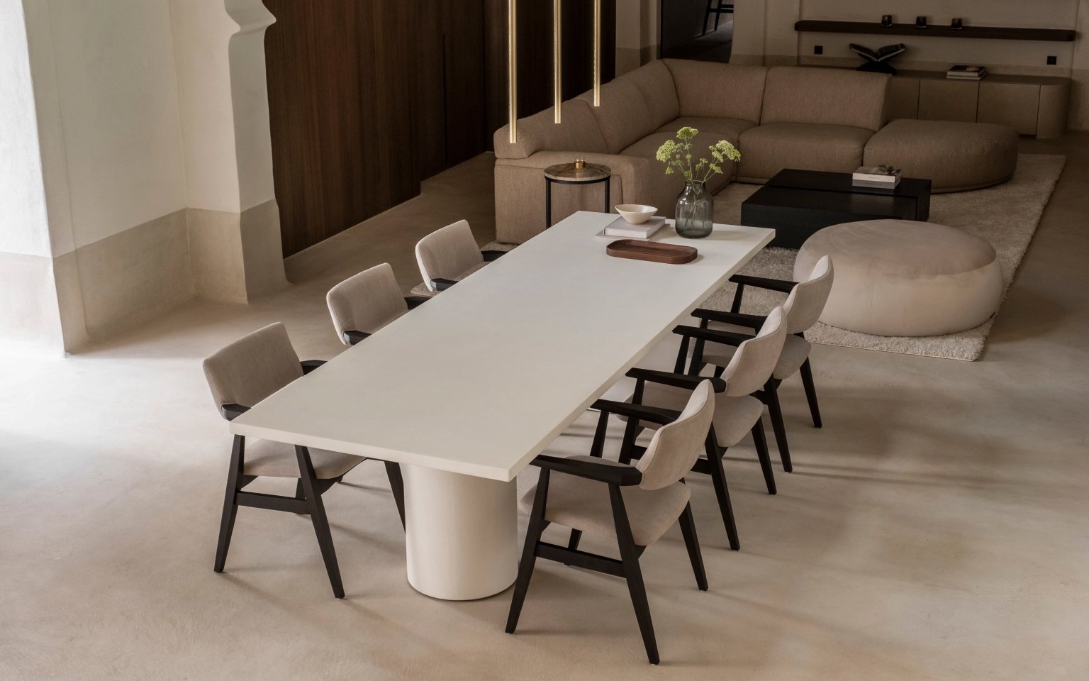 Rechthoekige eettafel betonlook Cabo. Rechthoekige eettafel voor 8 personen.