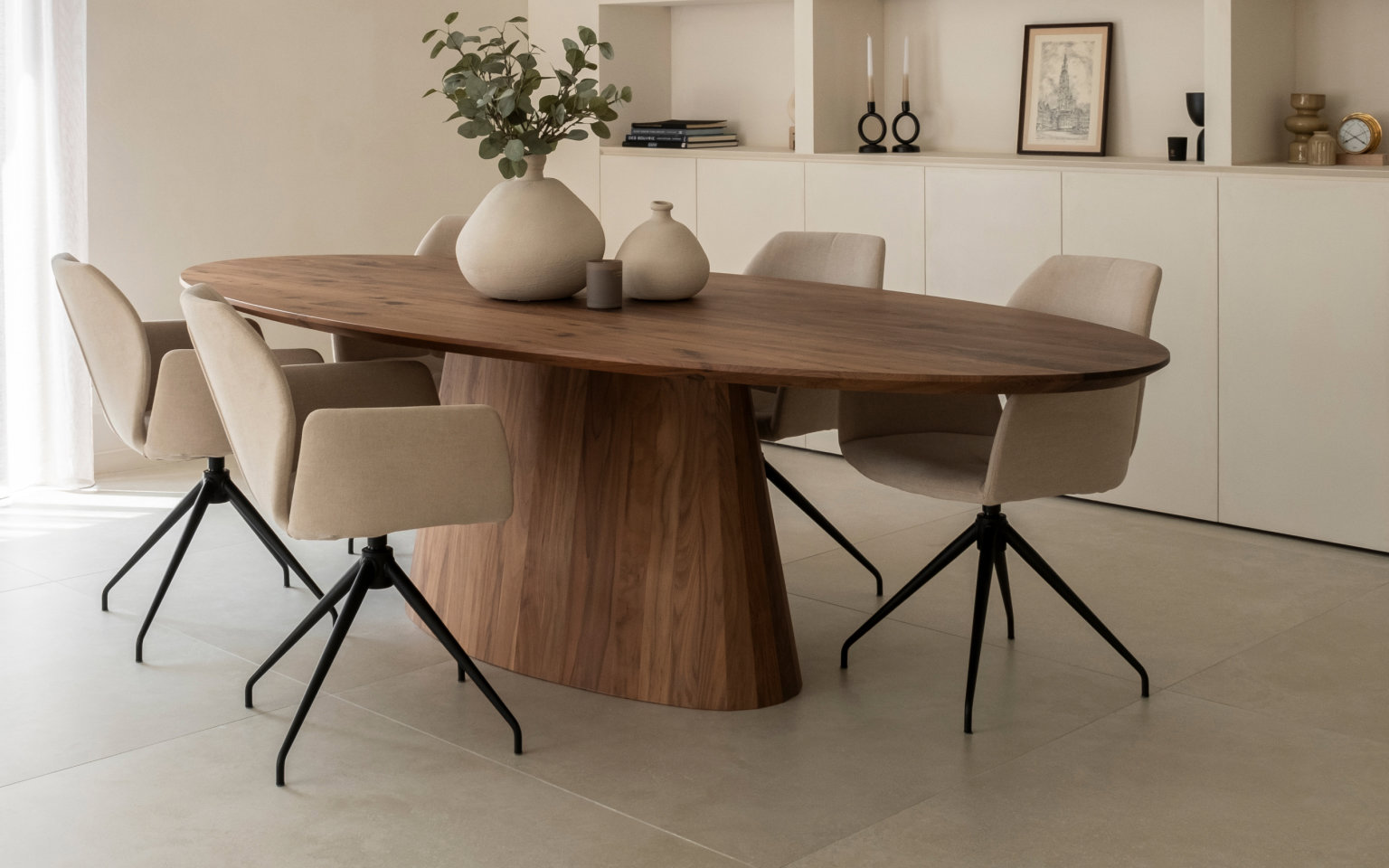 Ovale eettafel voor 4 personen met eetkamerstoelen