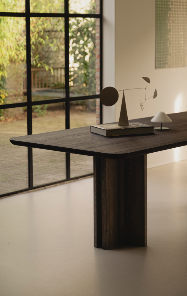 Collaboration Table du Sud x Onno Adriaanse duo onderstel in de kleur winewood