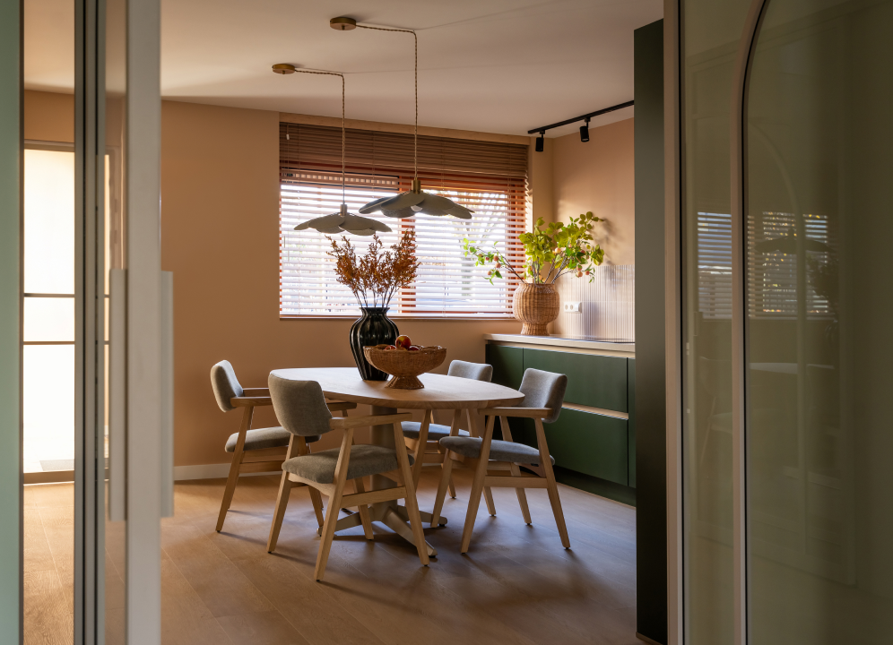 Eiken eettafel met 4 stoelen uit Kopen Zonder Kijken