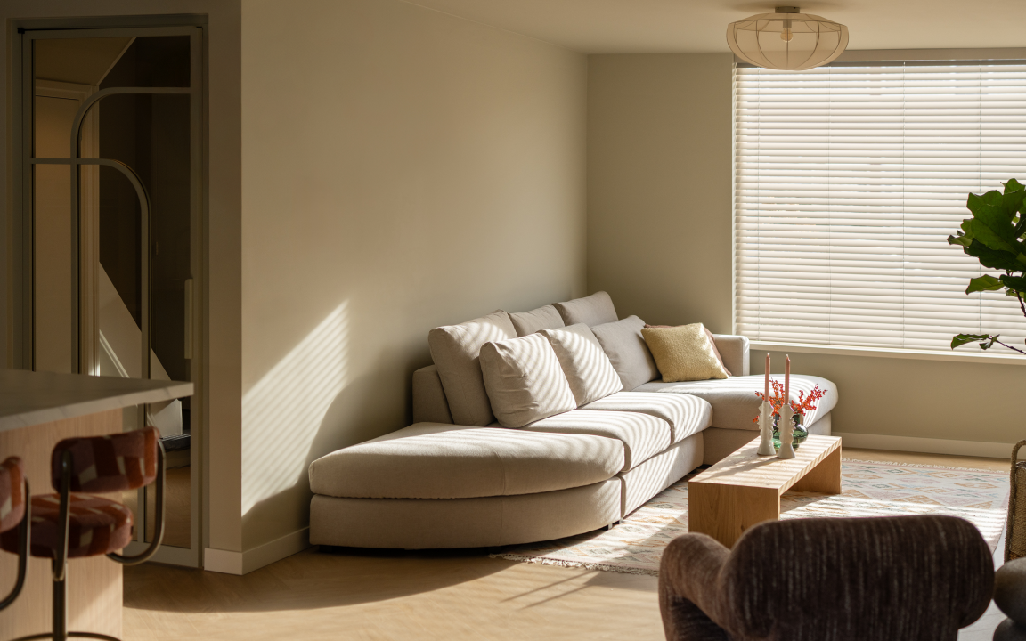 Woonkamer voor Kopen Zonder Kijken 2026 met bank Poppy in verschillende elementen