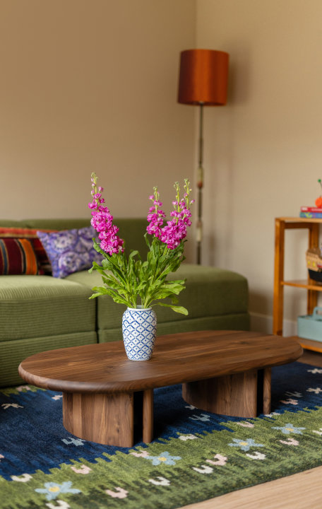 Notenhouten salontafel voor Kopen Zonder Kijken aflevering 3