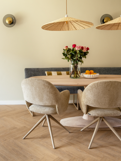 Aflevering Chantal en Ruben Kopen Zonder Kijken seizoen 9 eetkamerstoelen