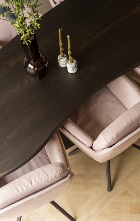 Eettafel en eetkamerstoelen uit Kopen Zonder Kijken 2026 aflevering 5