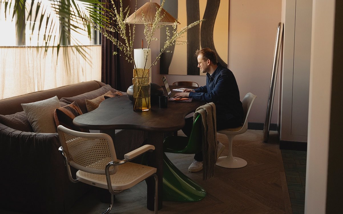Theo-Bert aan de organische eettafel