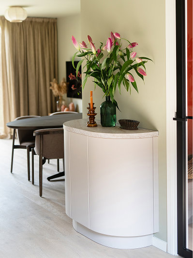 Meubels Kopen Zonder Kijken eetkamerset met ovale eettafel en eetkamerstoelen