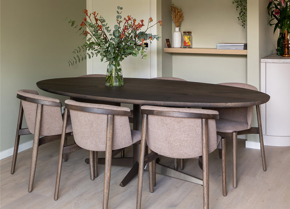Kopen Zonder Kijken eetkamer van Lisa & Tyron met eetkamerstoelen en eettafel van eikenhout