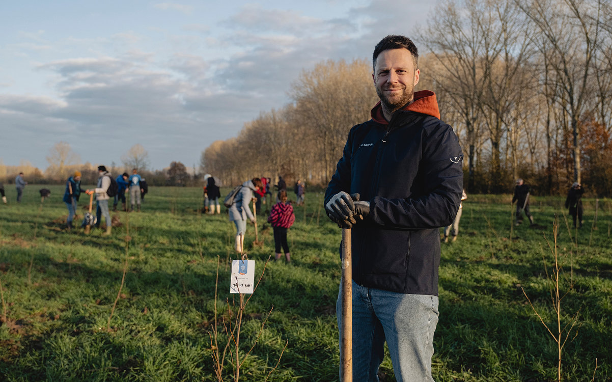 One two tree. Bomen planten voor duurzaamheid