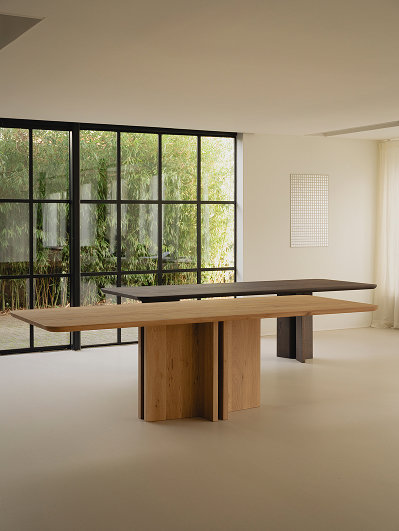 Twee eettafels van Table du Sud x Onno Adriaanse collaboration