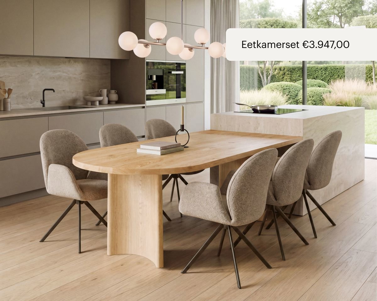 Lichte eikenhouten eettafel met zes Table du Sud eetkamerstoelen