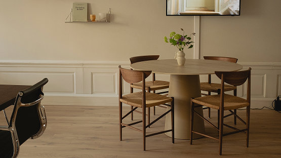 Ronde vergadertafel van keramiek, Table du Sud design