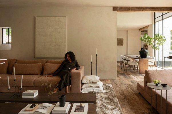 Benedenverdieping in earthy modern stijl