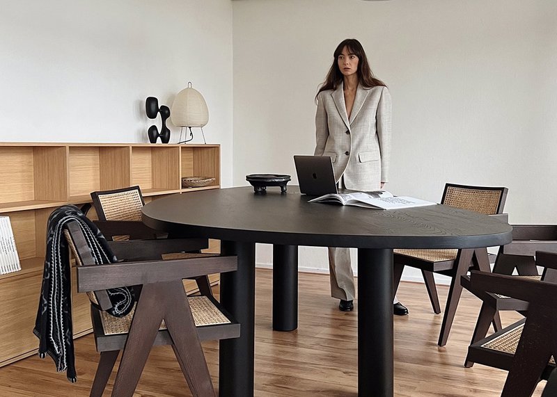 Kiezelvormige-eettafel-ozu-modedamour-2