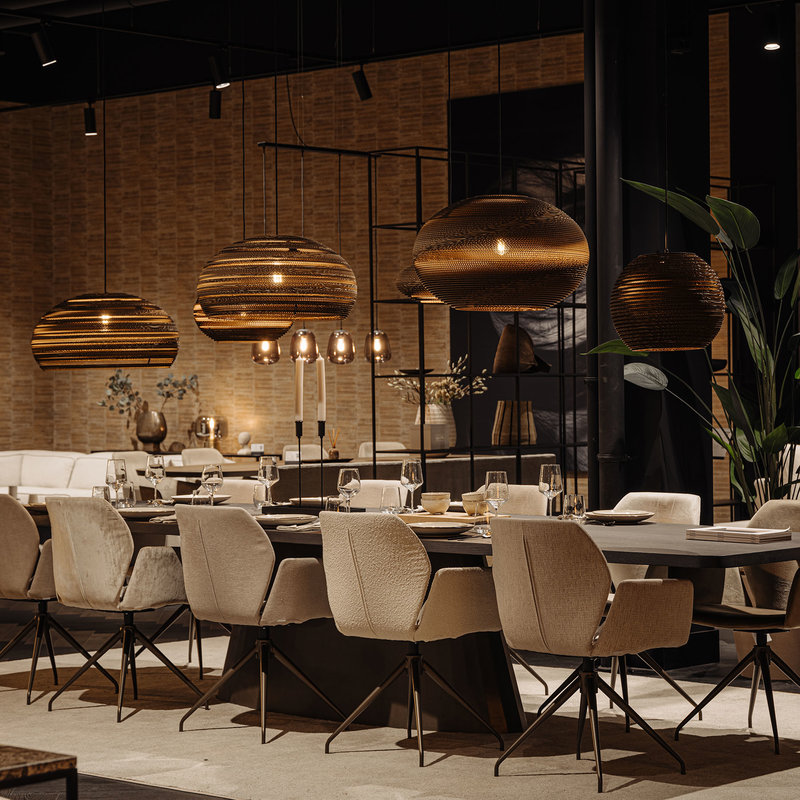 Kom gerust langs in een van onze woonwinkels. 