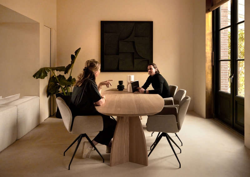 Table du Sud x Art in Return eettafel