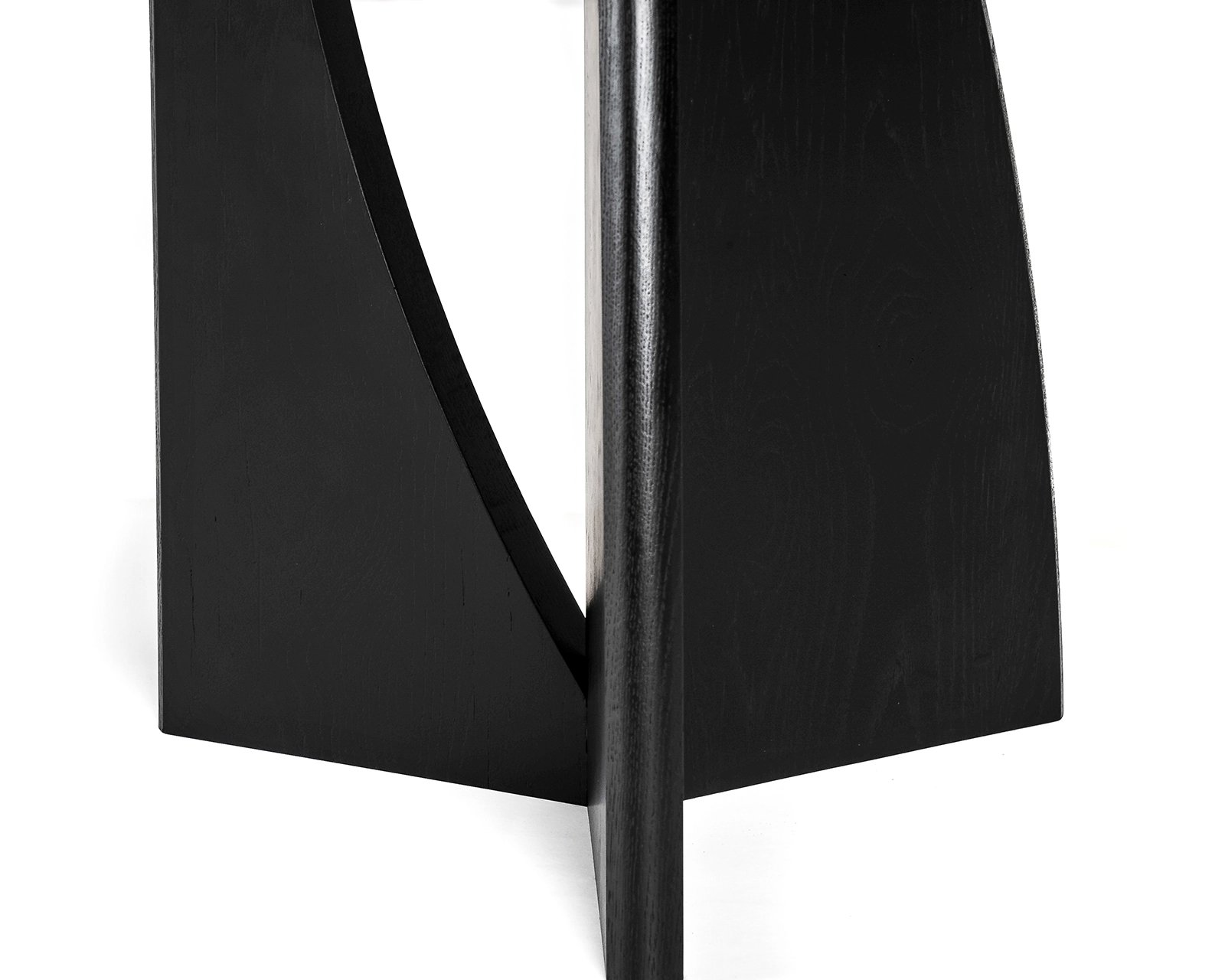 Art_in_return_deep_black_details4