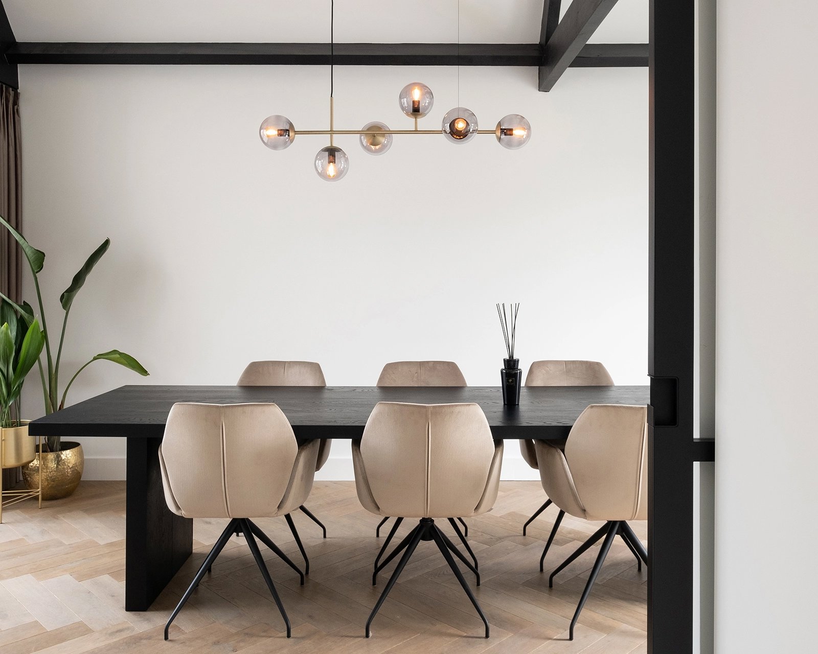 Bonqui_eettafel_mood_eetkamerstoelen2