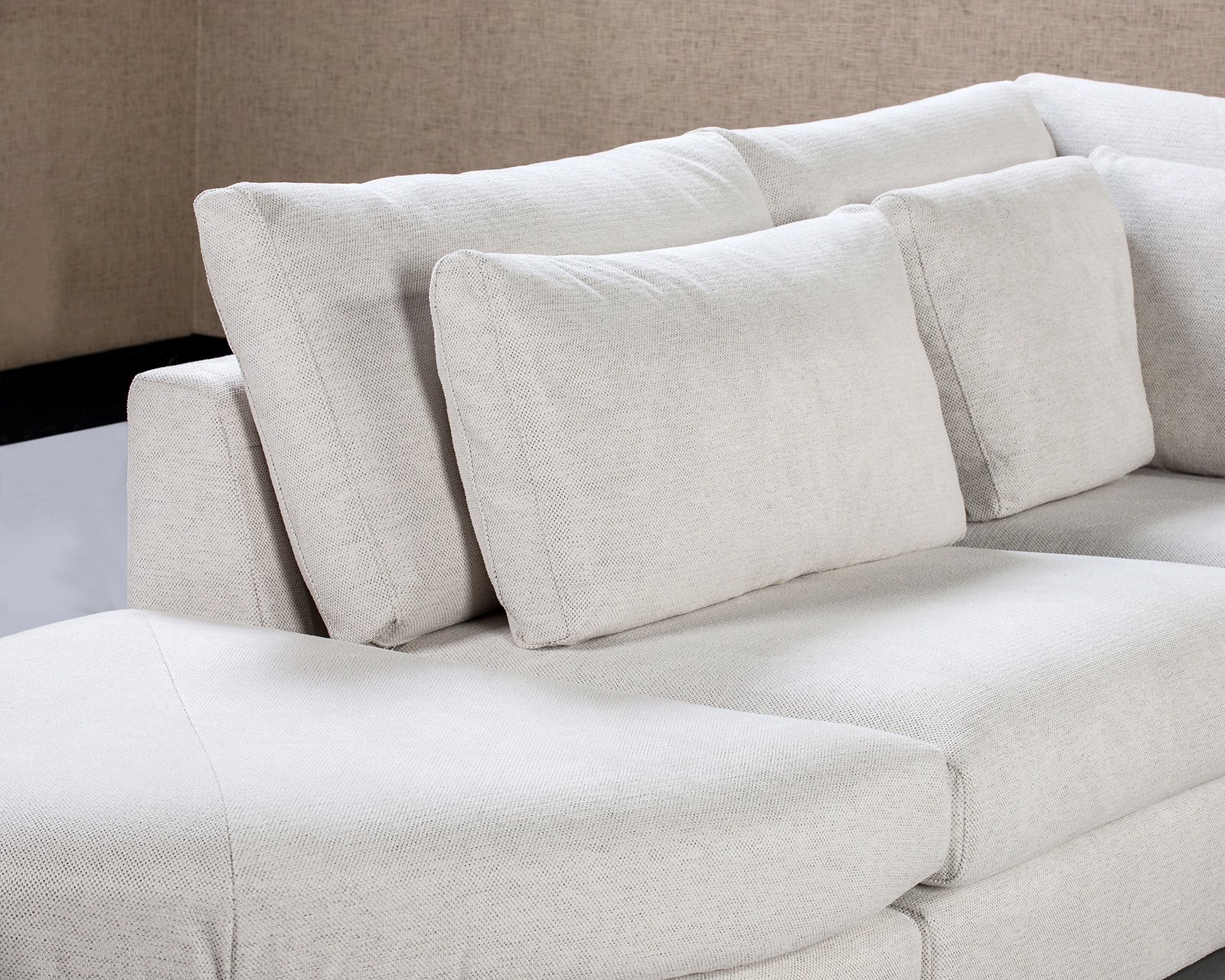 Bank Poppy in Emmen - 11.