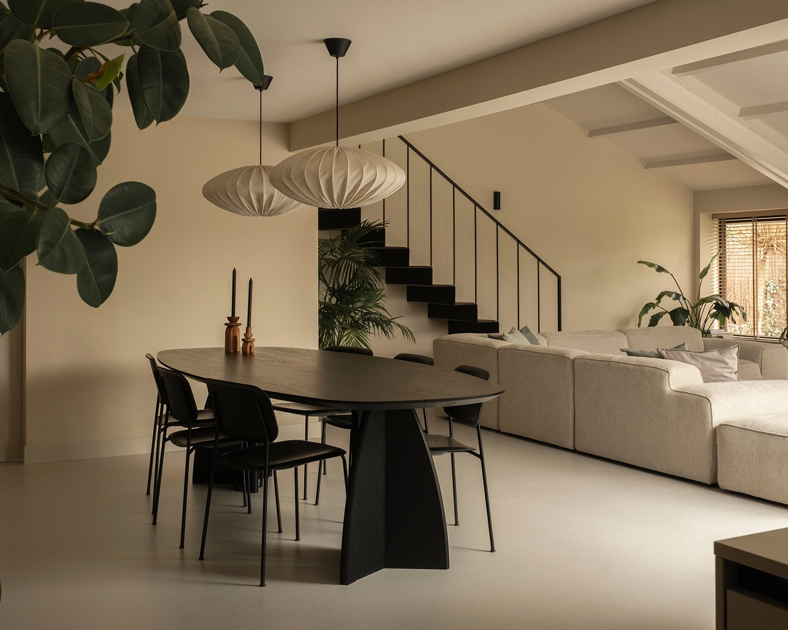 deens-ovale-tafel-air-sfeer2