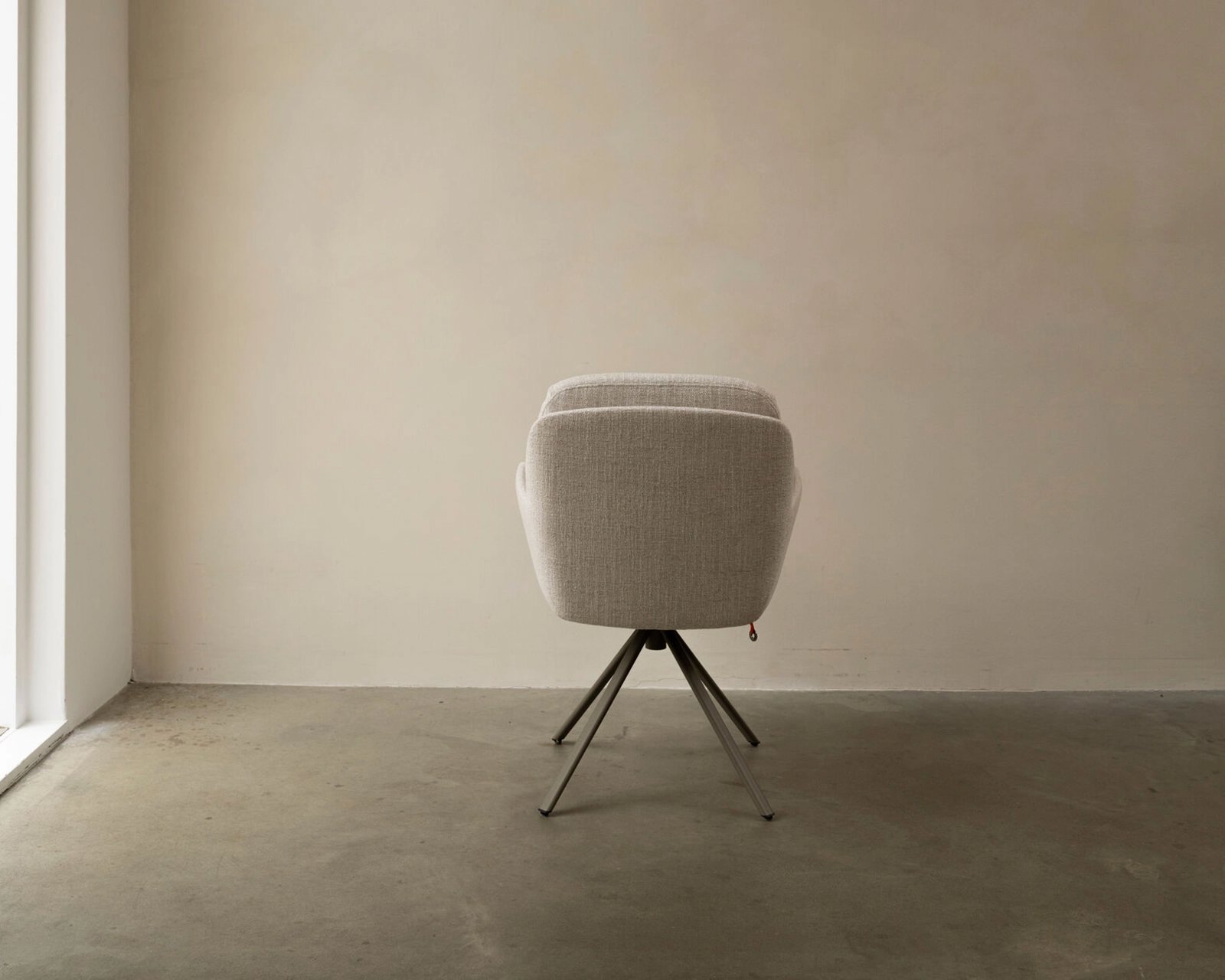 Eetkamerstoel-TDS-x-Mobitec-Plume-13