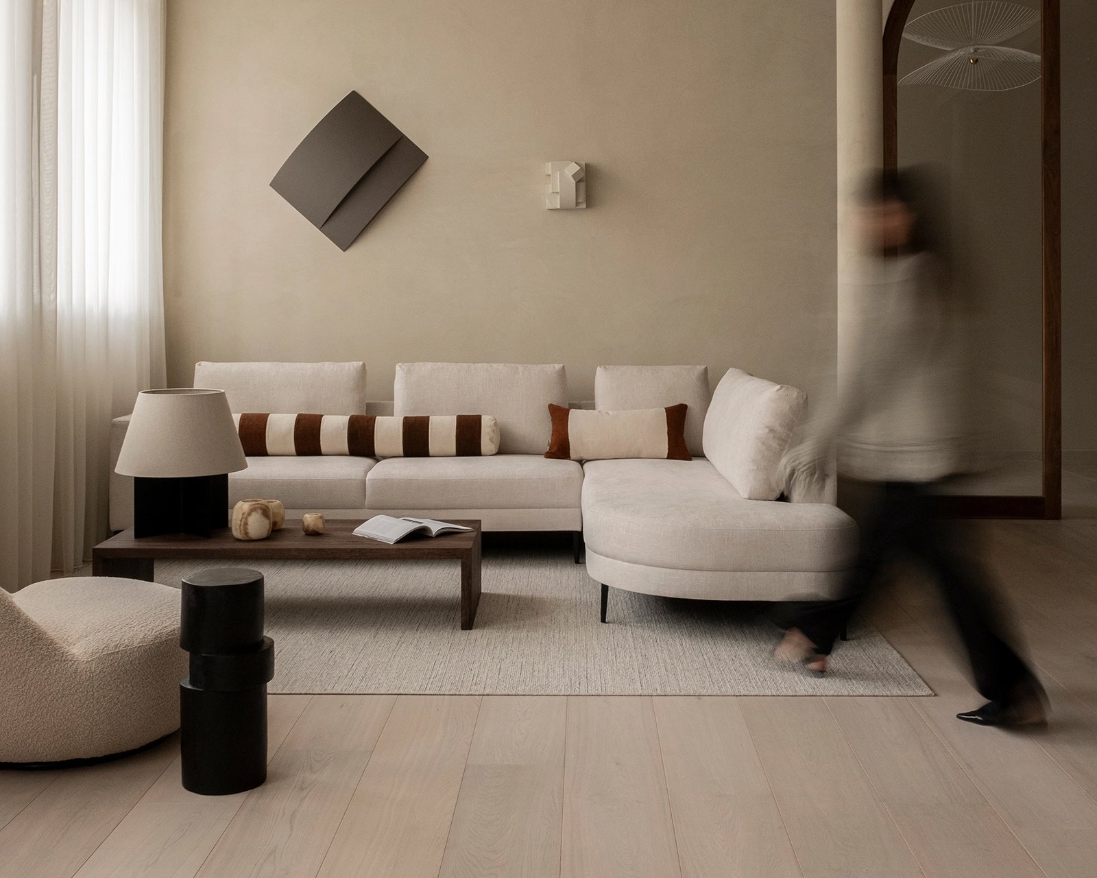 matteo-bank-salontafel-len-rosa-fauteuil2