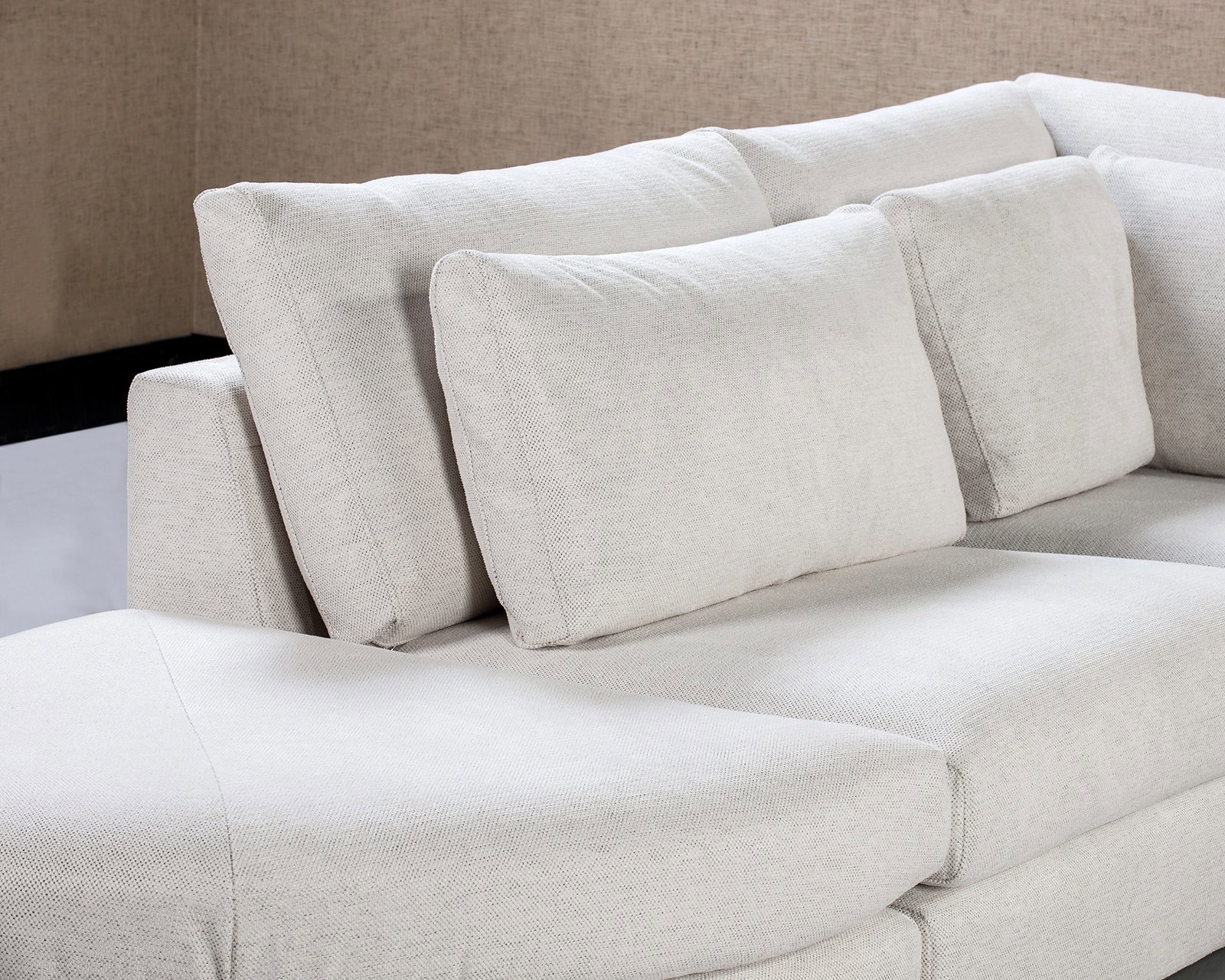 Bank Poppy in Emmen - 11.