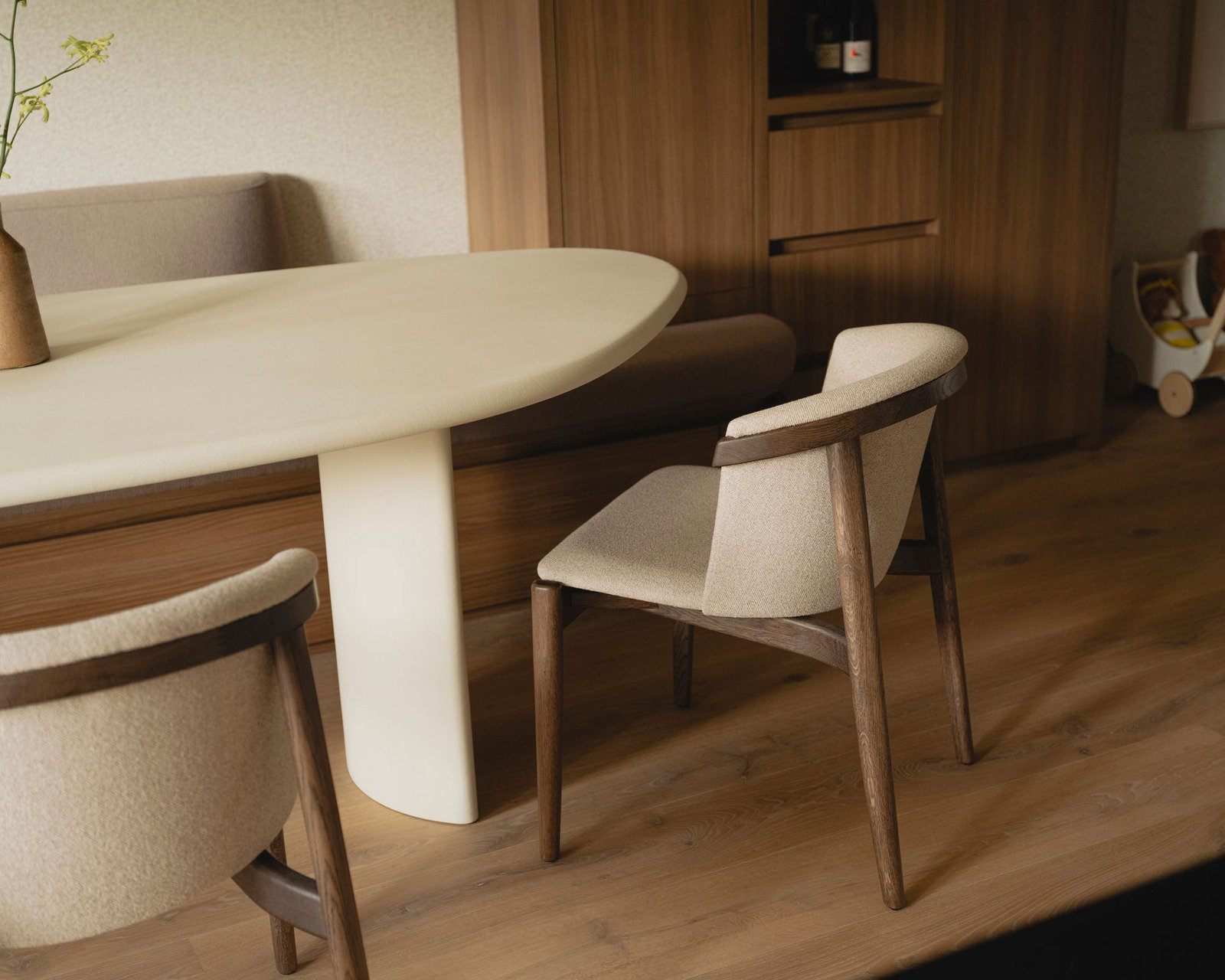 06_tafel_stoelen_1600x1280_1