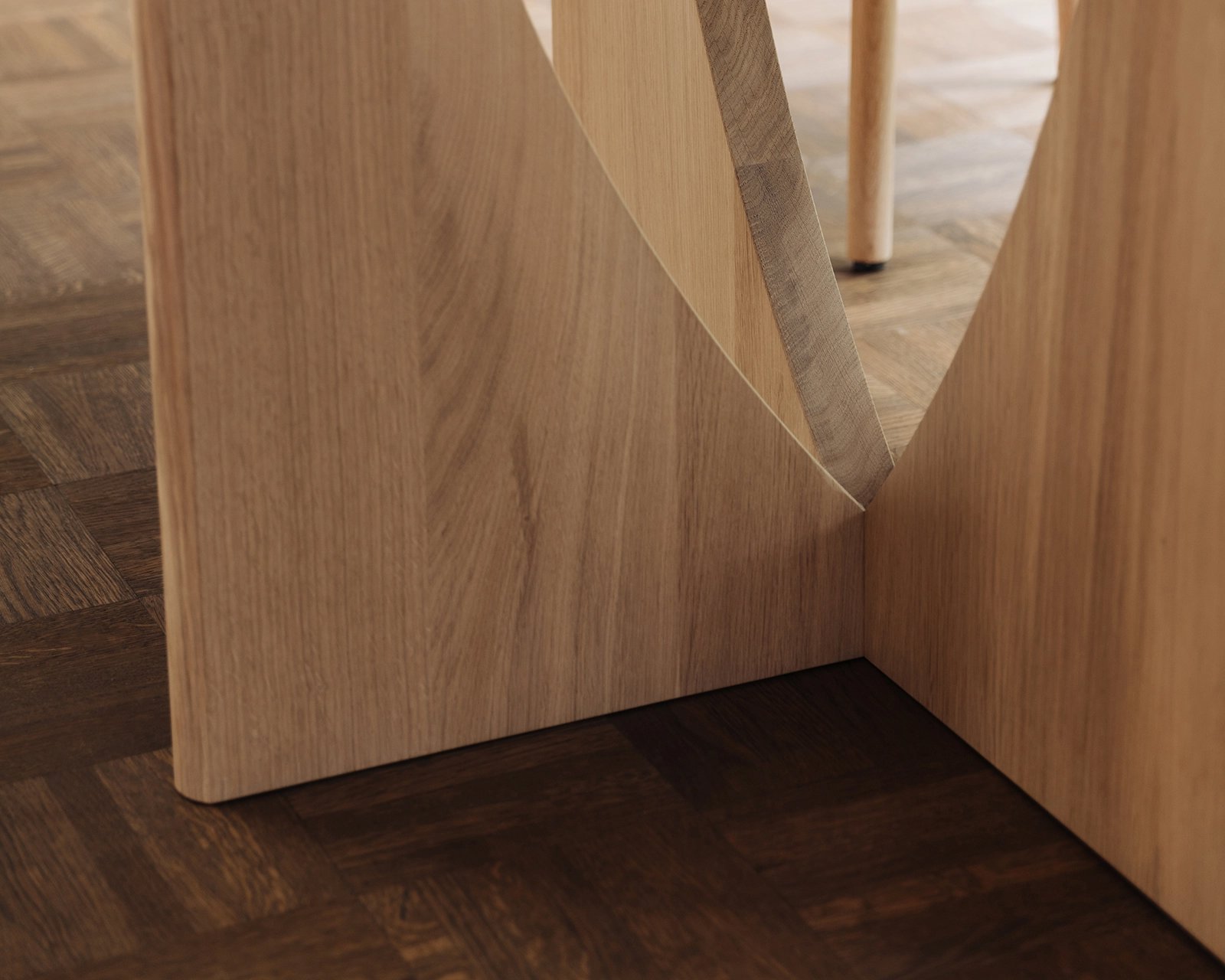 Ronde eettafel eikenhout met onderstel Celso | Table du Sud