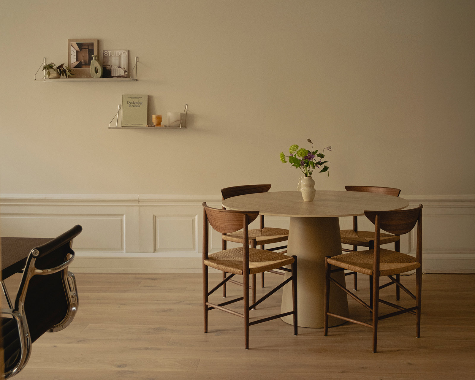 ronde-keramische-tafel-qone