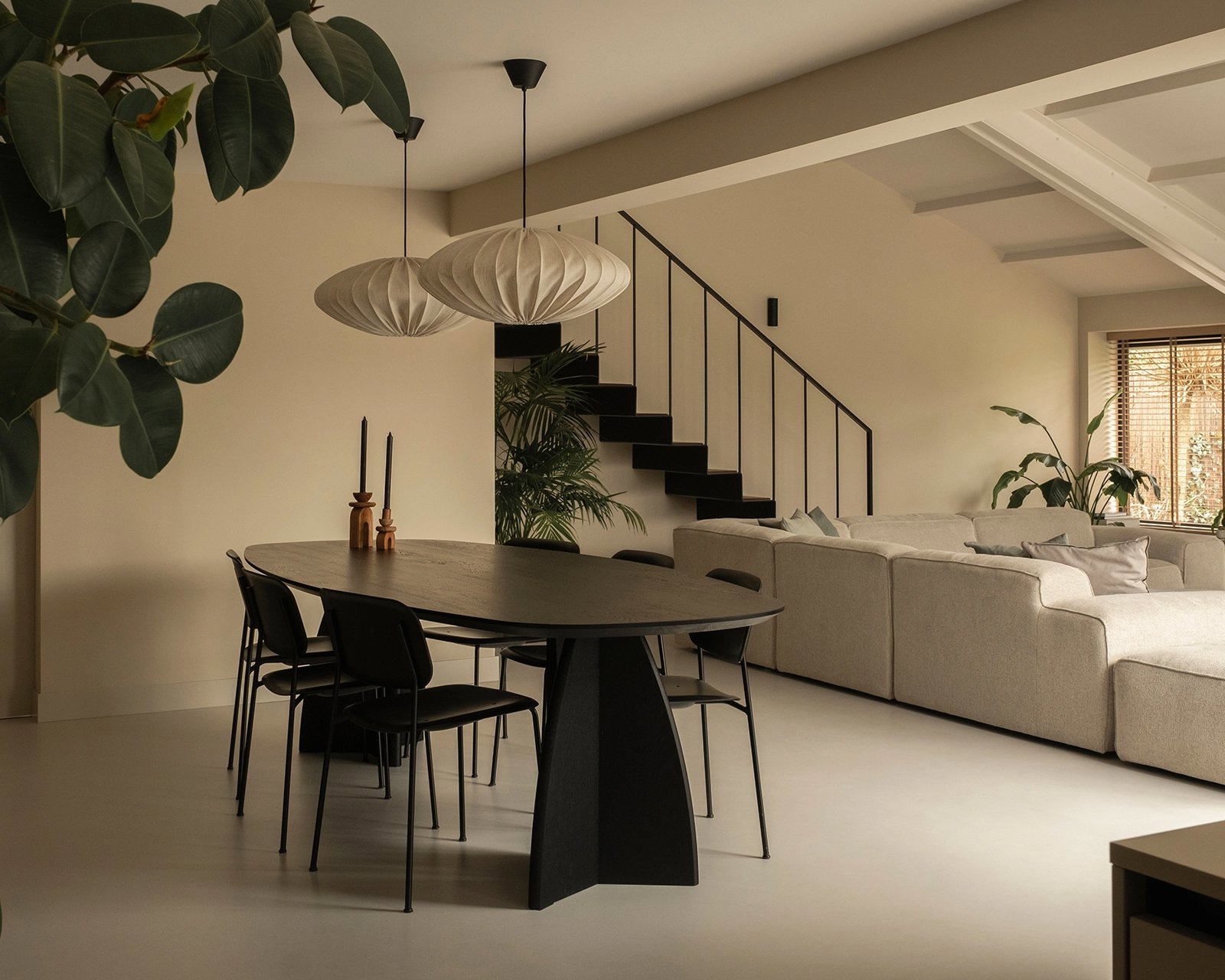 deens-ovale-tafel-air-sfeer2