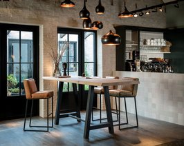 Links: Africa leder - walnut en rechts: Africa leder - lontra