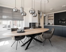 ovale-gap-met-seattle-stoelen3