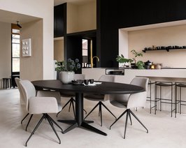 Kiezelvormige_salontafel_liv_met_pagenaud_bank6