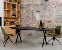 Ovale eikenhouten eettafel Lachaud. Mood #91 in berry - green.