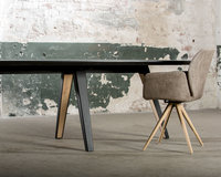 Ovale eettafel eikenhout met onderstel Eminent | Table du Sud